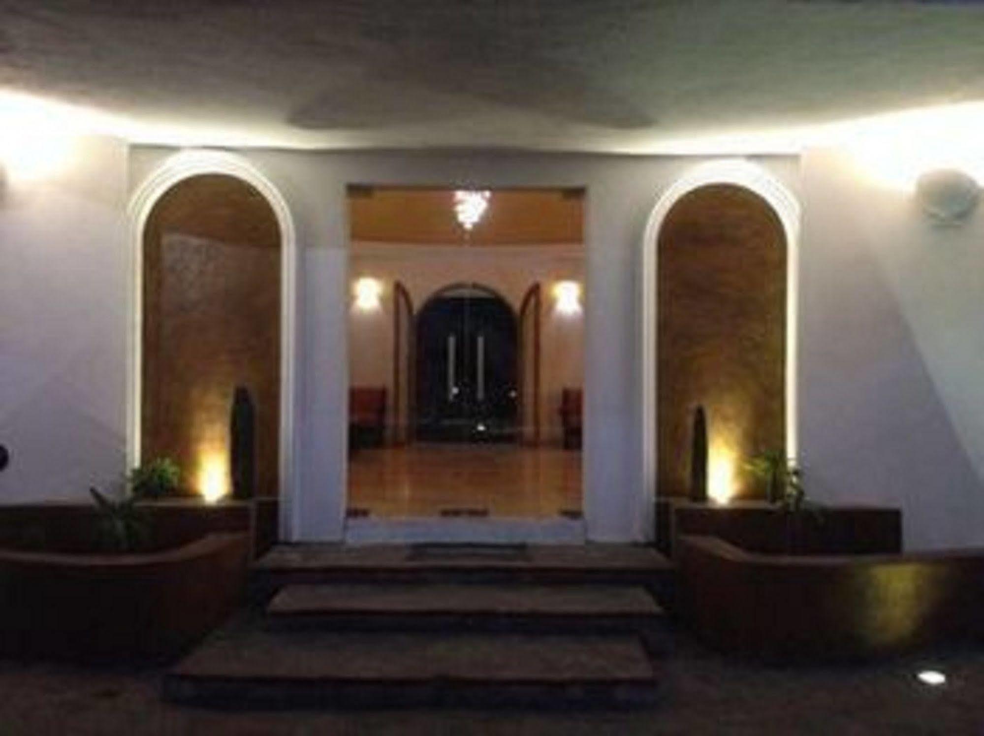 Hotel & Suites El Moro La Paz Bagian luar foto